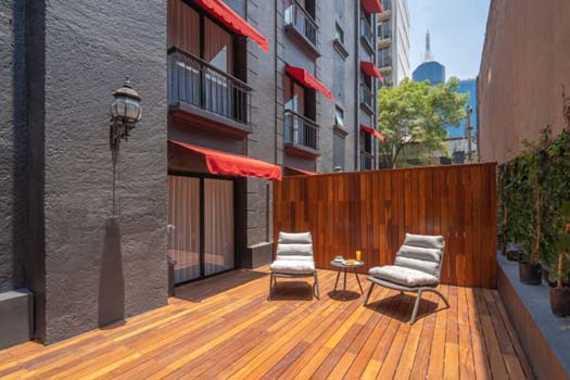 01 TERRACE SUITE