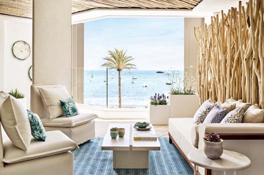 Deluxe Suite terrace