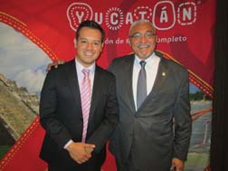 Alejandro Aguilar Tapia, gerente de promoci&oacute;n de la oficina de Congresos y Convenciones de Yucat&aacute;n y Tommy Soberanis, director de Turismo del ayuntamiento de M&eacute;rida